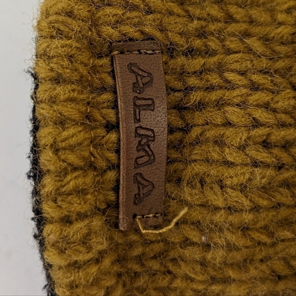 ALMA lion wool mittens - Picture 7 of 9